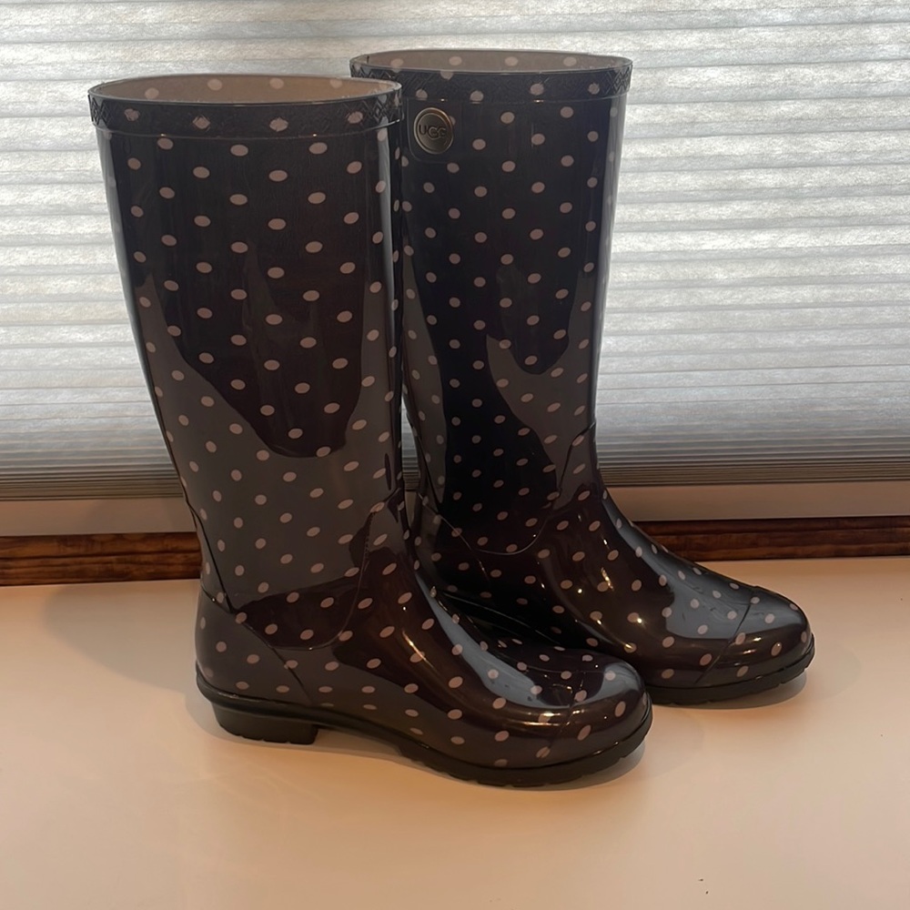 Ugg rain boots